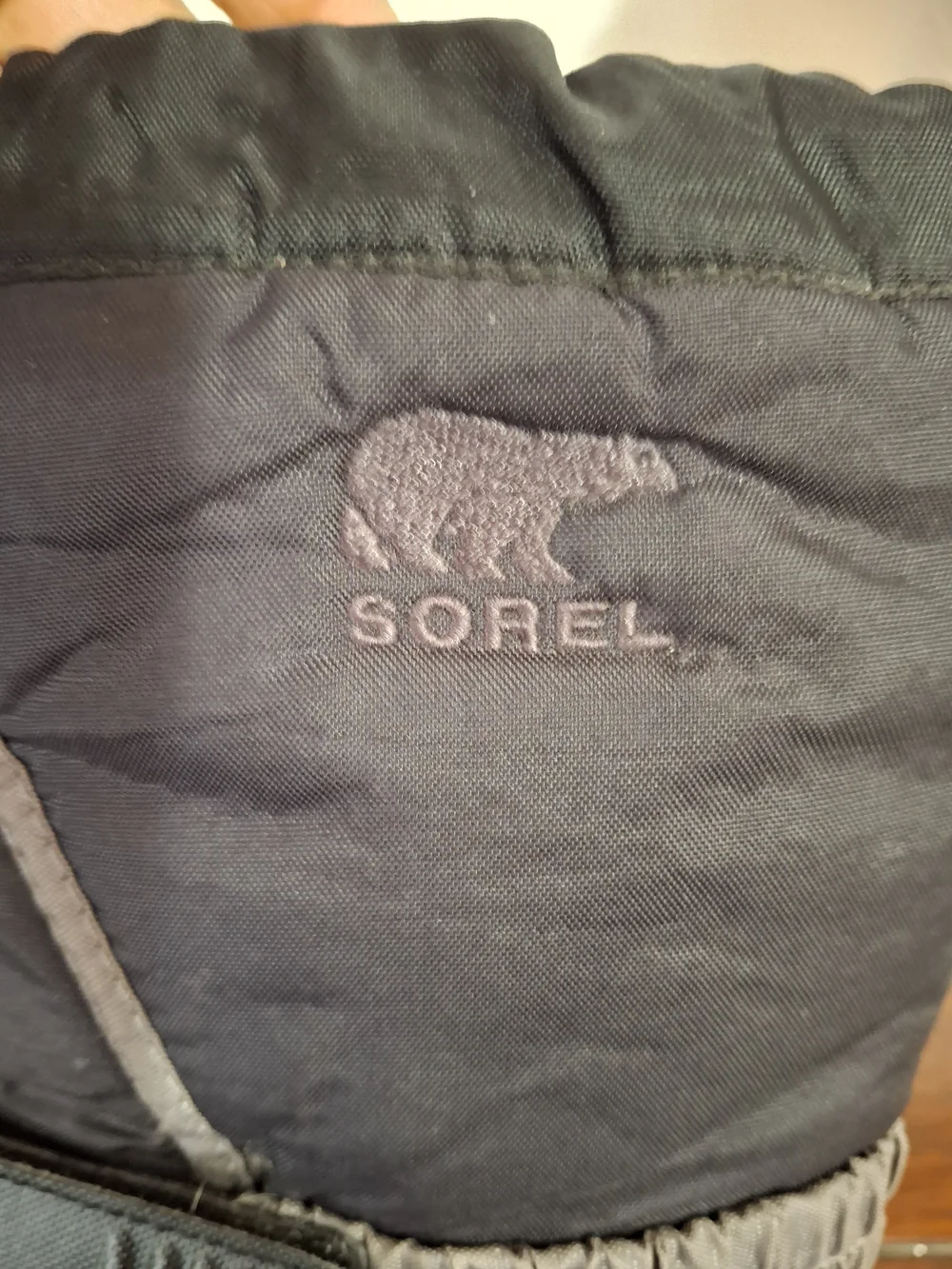 Sorel Black Insulated Snow Boots with Drawstring Top Size 4.